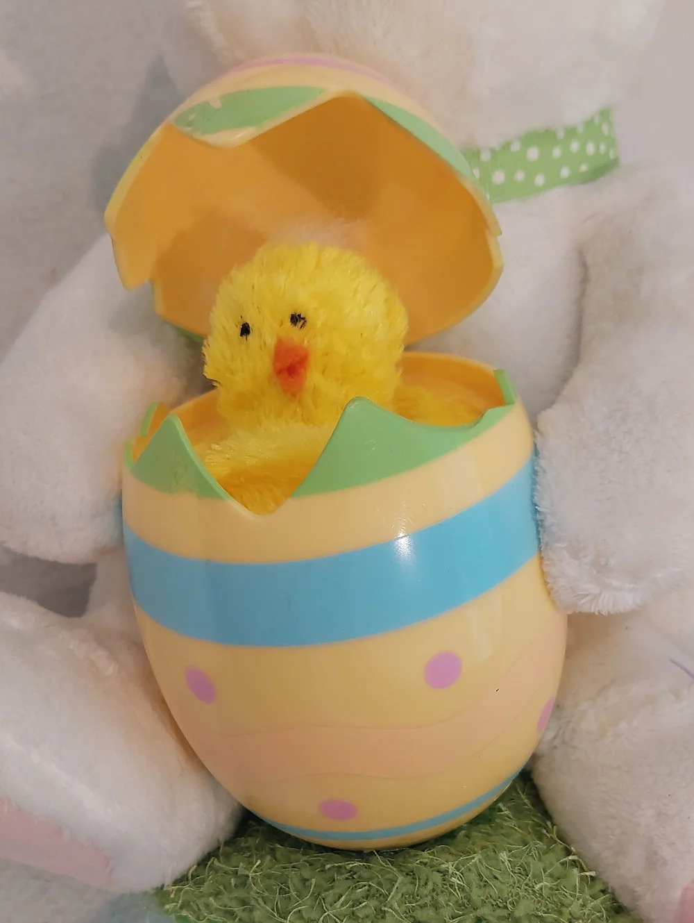 HALLMARK Animated Plush Rockin Rabbit with Chick-in-Egg